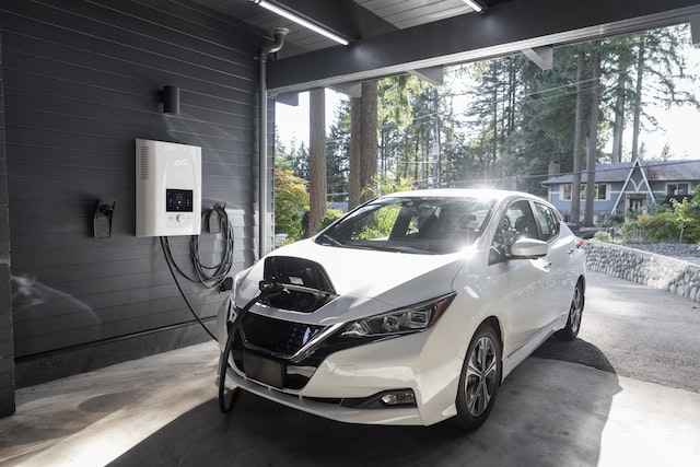 Hybrids, Plug-in Hybrids, and Full Electric Vehicles: Explaining the Differences and Common Concerns